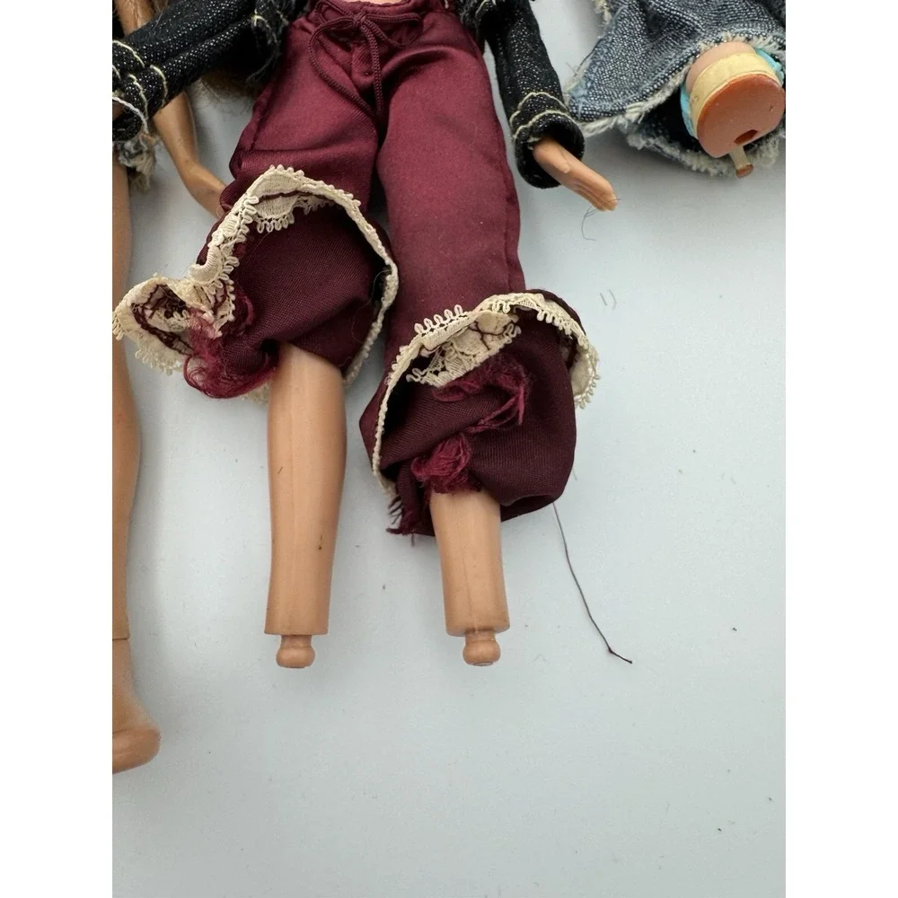 Lot Of 6 MGA Bratz Dolls Vintage‎ Y2K